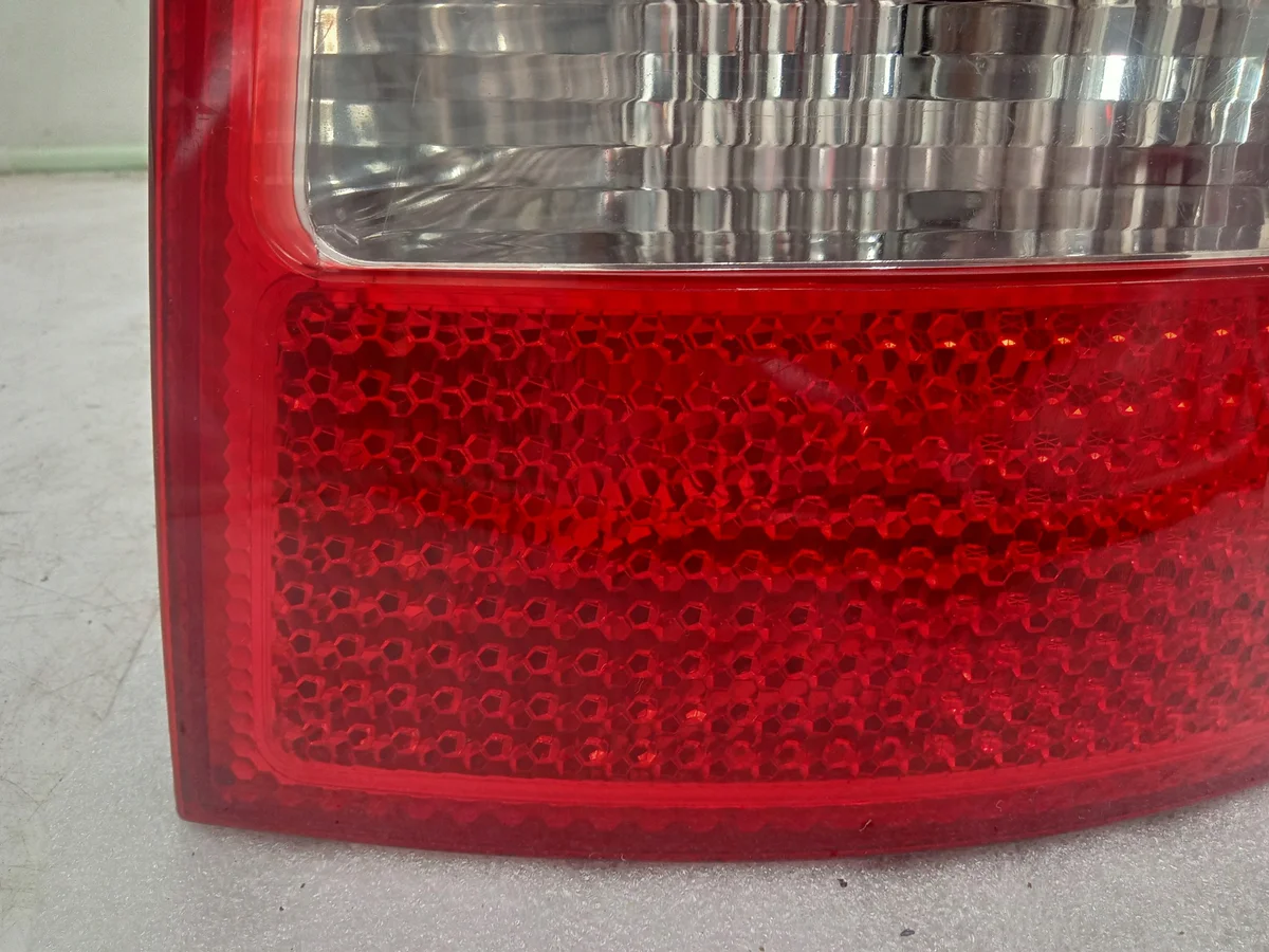 Audi A6 C5 Kombi Right Taillight Used image 4