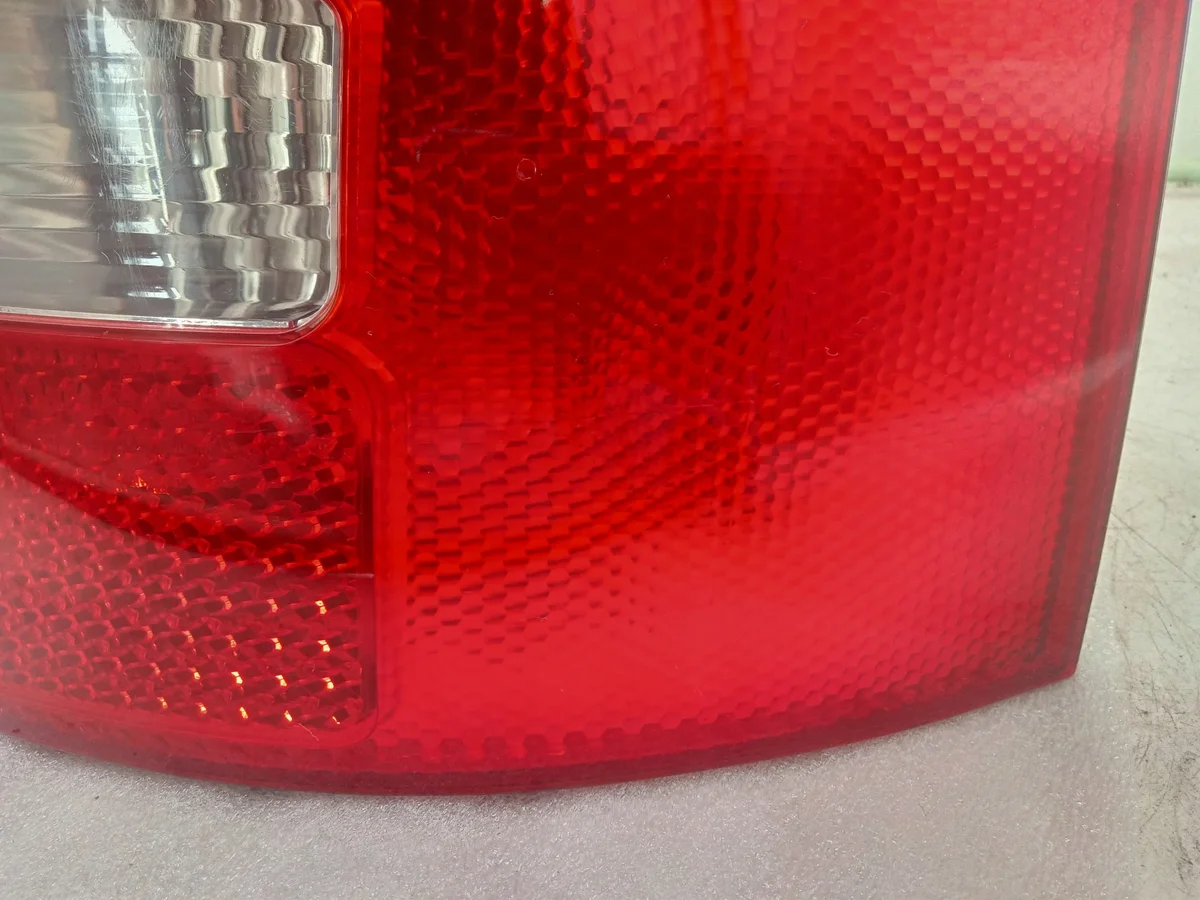 Audi A6 C5 Kombi Right Taillight Used image 5