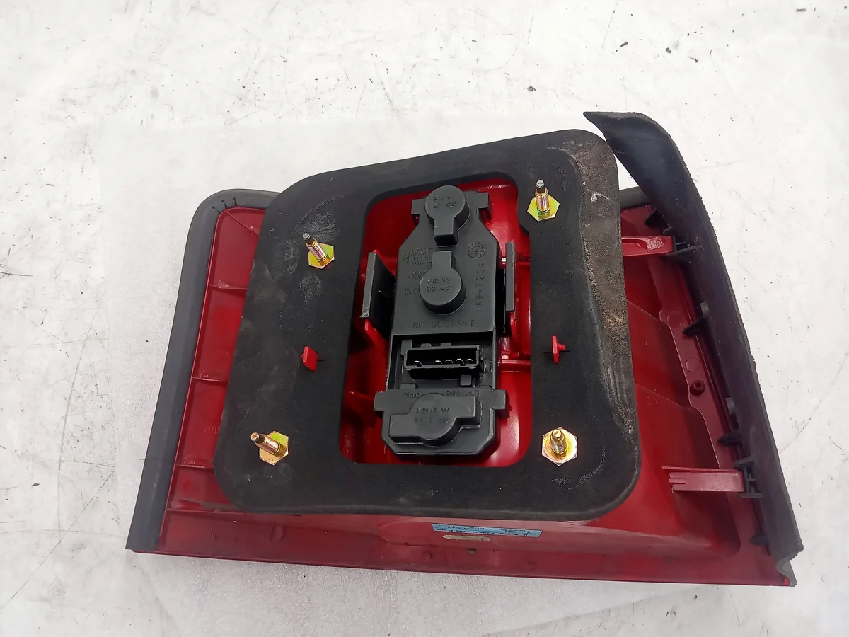 Audi A6 C5 Kombi Right Taillight Used image 10