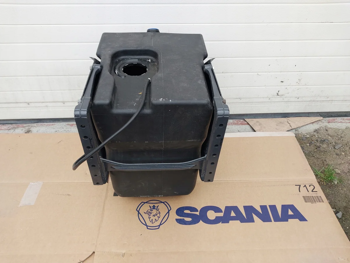 Scania Serbatoio AdBlue 2875484 Usato image 3