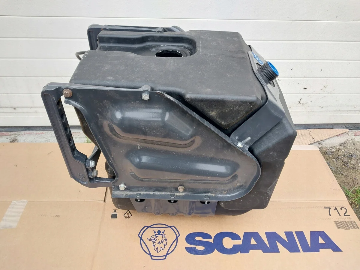 Scania Serbatoio AdBlue 2875484 Usato image 4