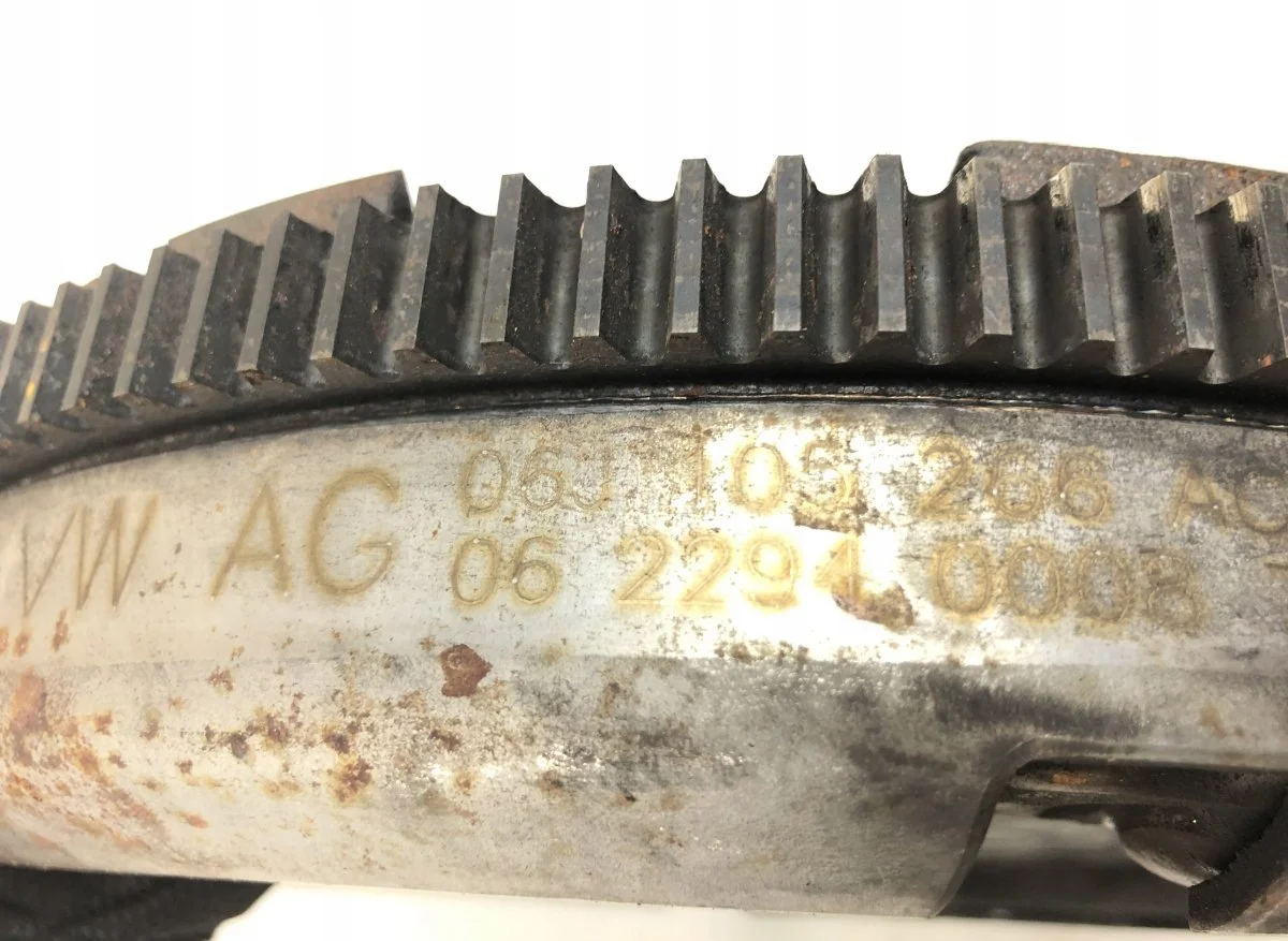 Audi 06J105266AC Kaksoismassapyörä Käytetty image 3