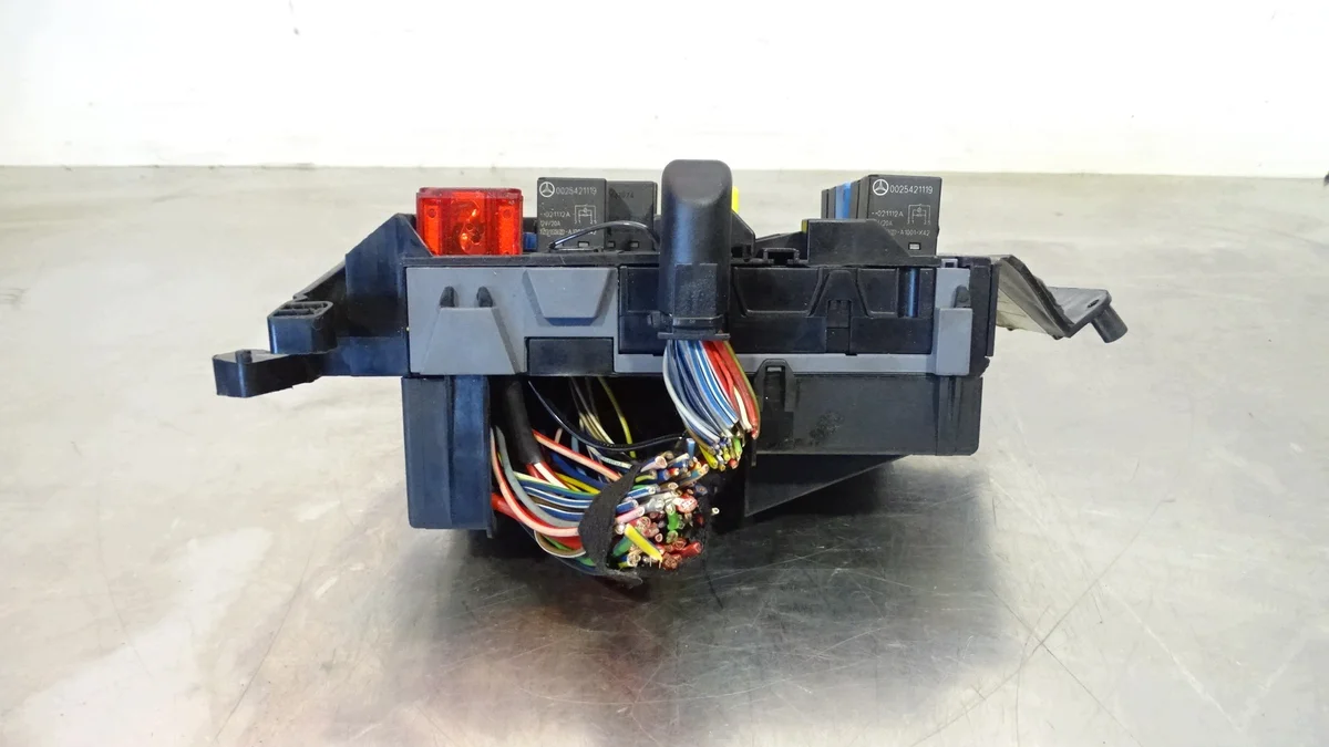 Caja Fusibles Smart Fortwo I Usada image 3