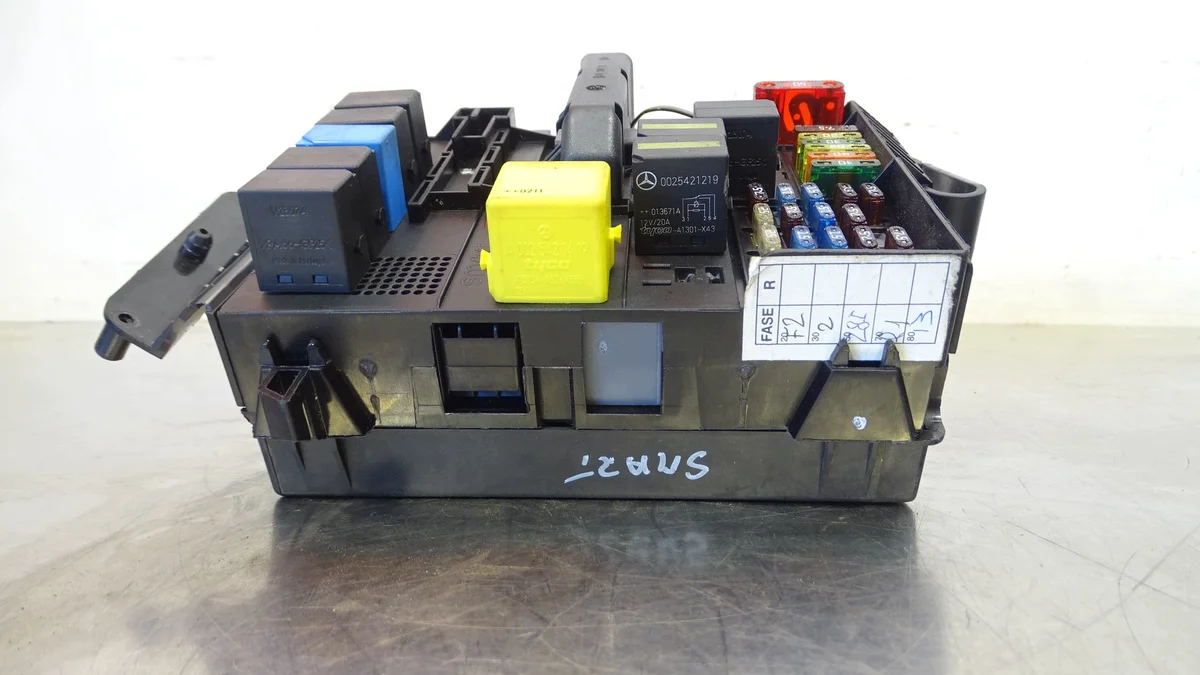 Caja Fusibles Smart Fortwo I Usada image 5