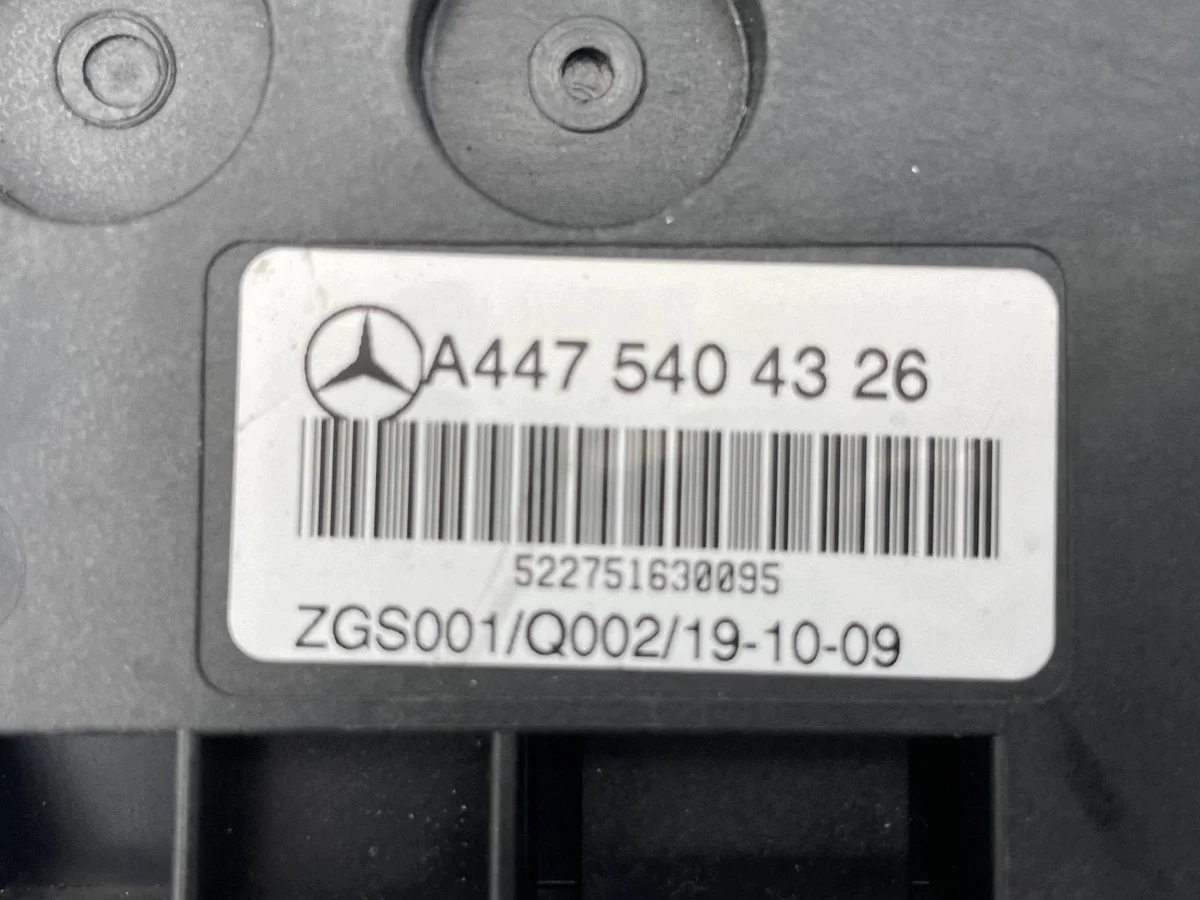 Sicherungskasten Mercedes Vito W447 A4475404326 image 8