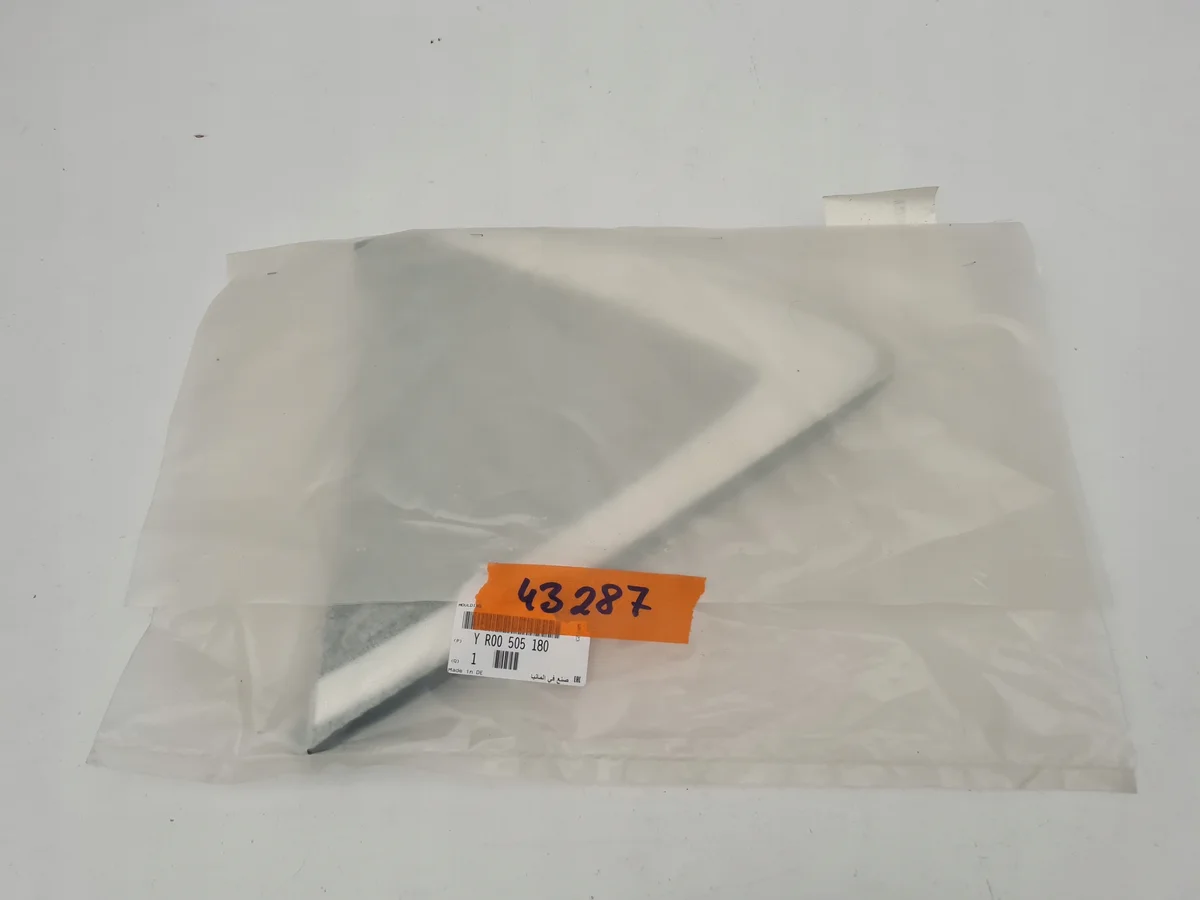 Used Windshield for Opel Insignia B image 3