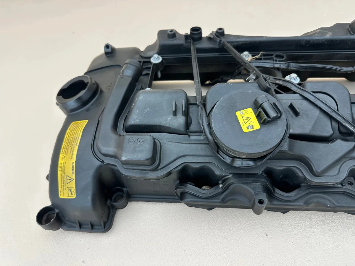 BMW X3 F25 Tapa de Válvulas 70355139 image 3