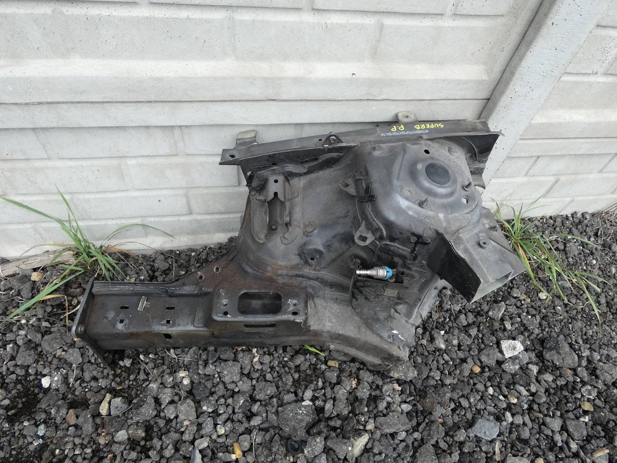 Skoda Superb III Right Front Quarter Panel