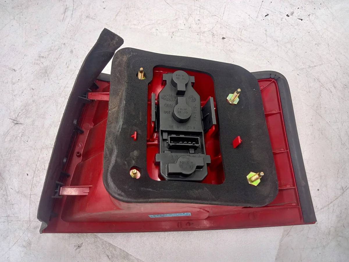 Audi A6 C5 Kombi Left Tail Light Used image 6
