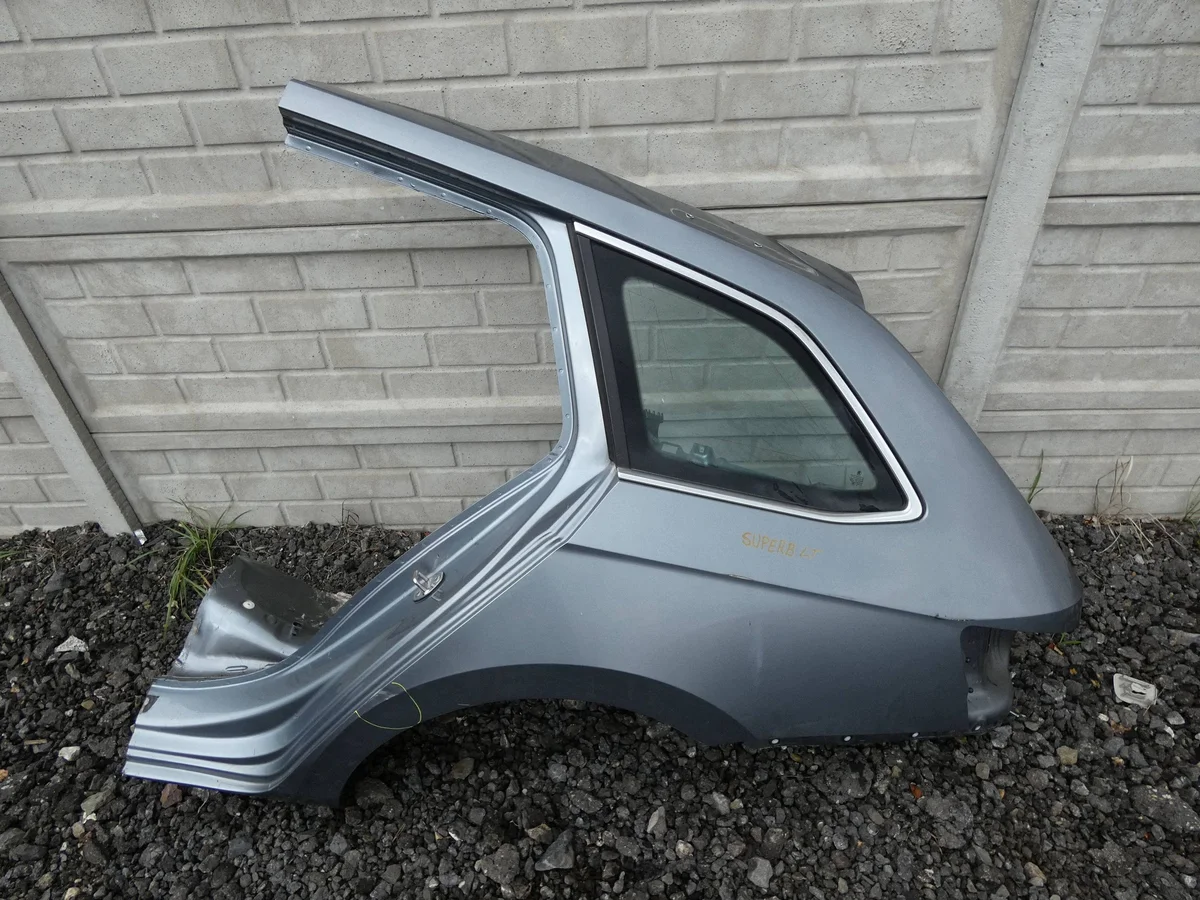 SKODA SUPERB III 3V Quartier Arrière Gauche