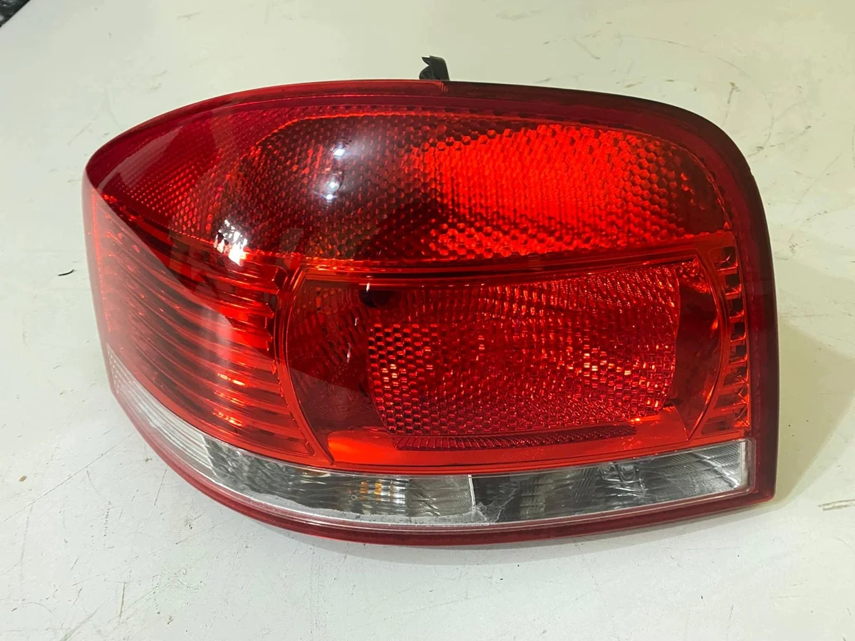 Audi A3 8P 03-08 Linker Achterlicht image 4