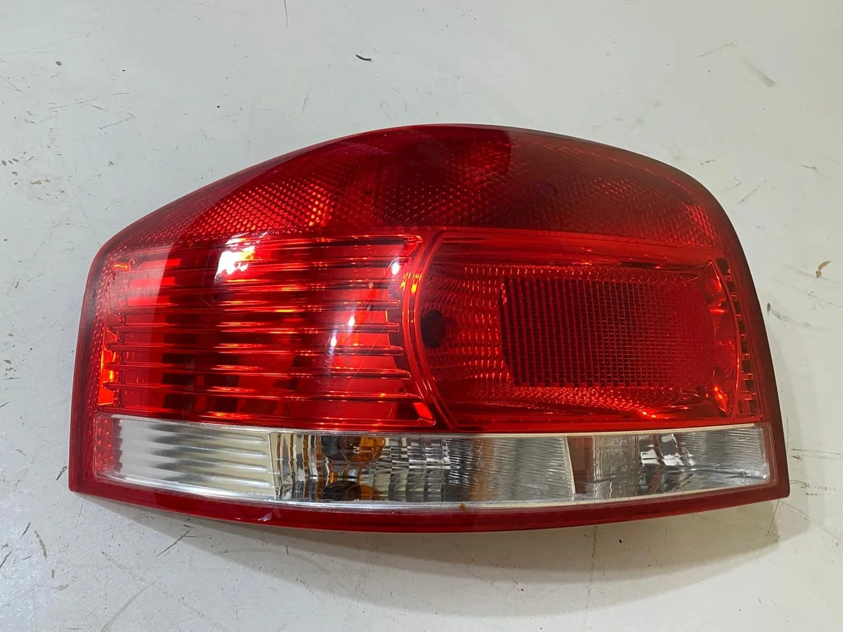 Audi A3 8P 03-08 Linker Achterlicht image 6