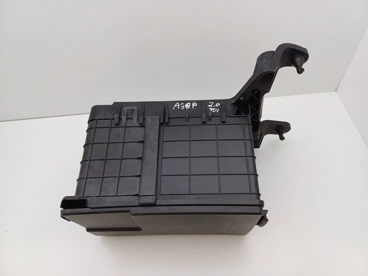 Audi A3 8P Batteriegehäuse 2.0 TDI image 6