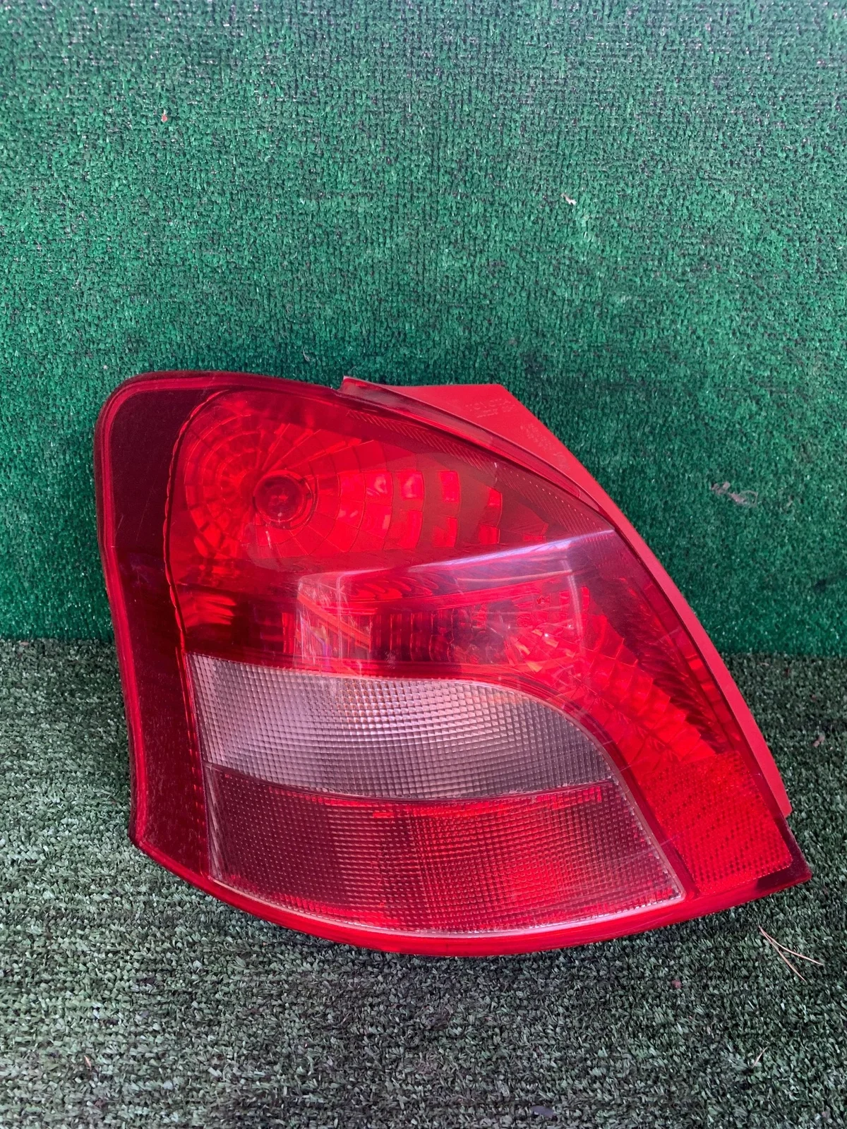 Taka vasen Toyota Yaris II HB WLX5878