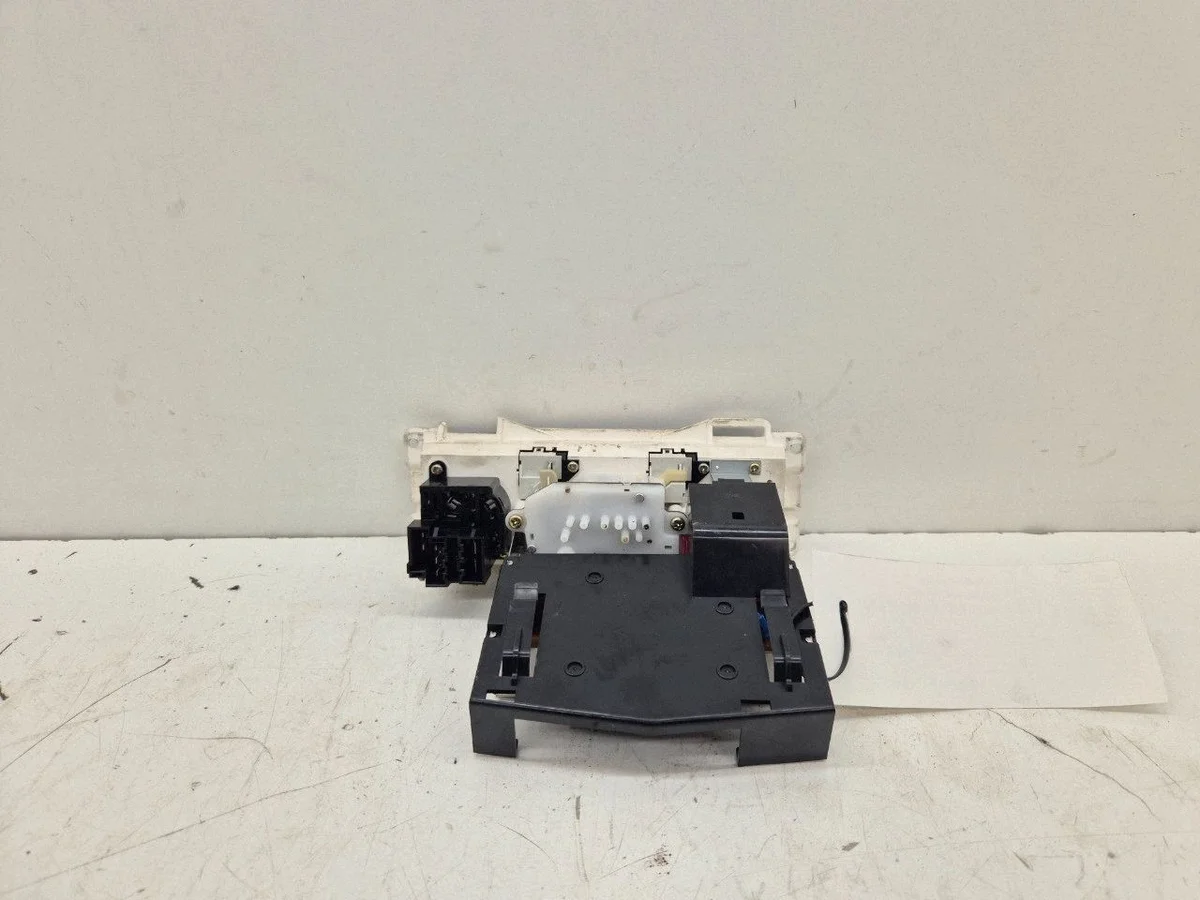 1996 Volvo 940 Climate Control Panel 6848302