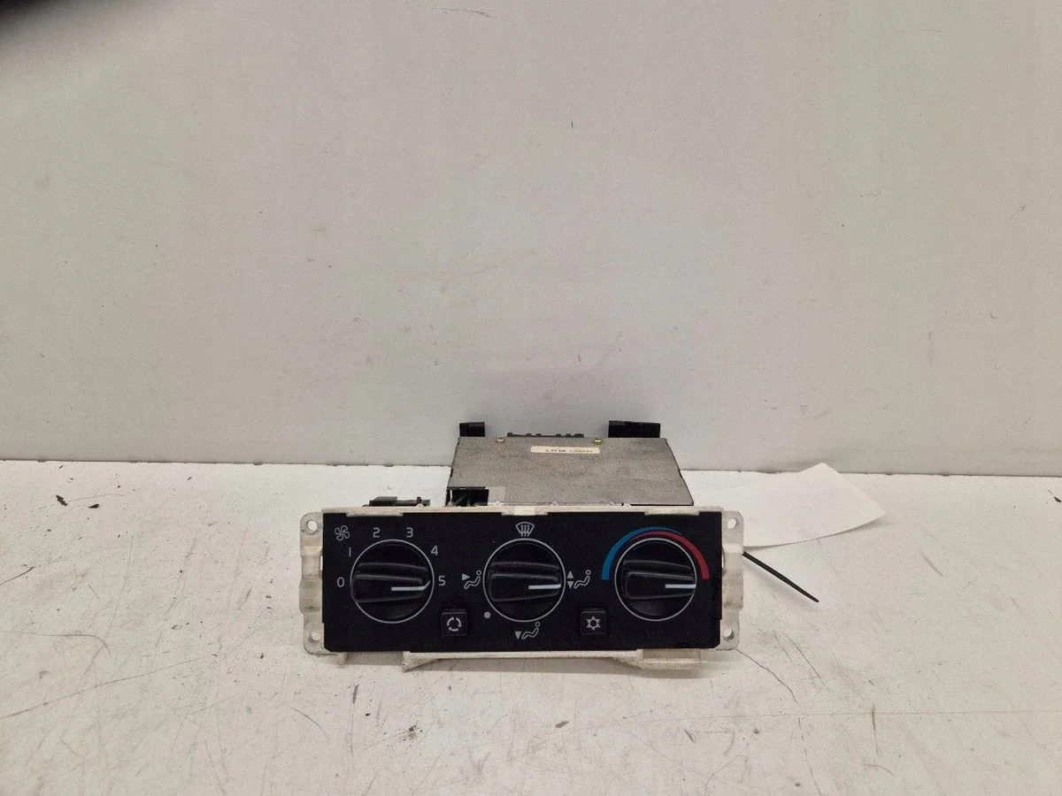 Volvo 940 Airco Paneel 6848302 Gebruikt image 3