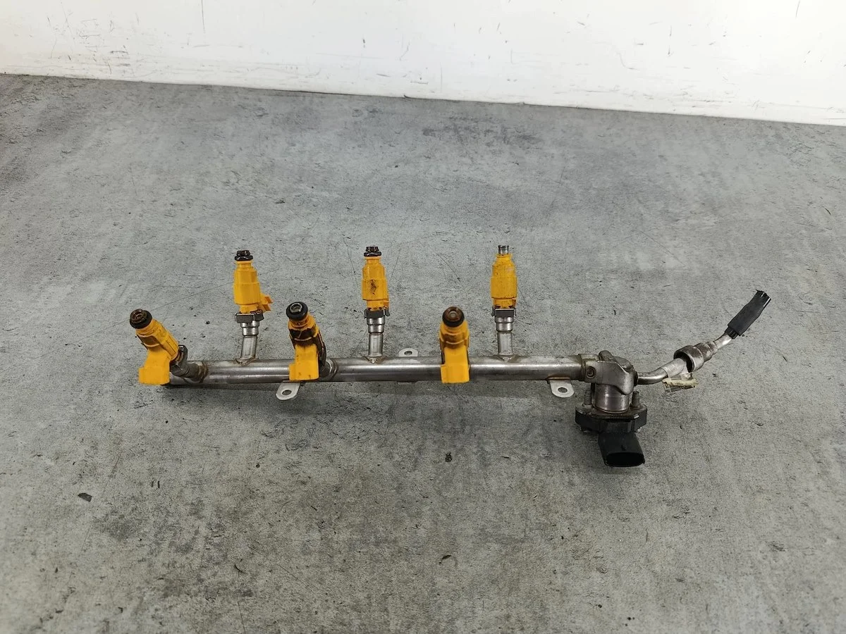 Injecteur essence Opel Signum BOSCH image 5