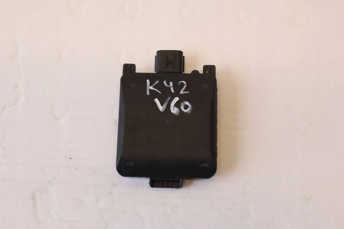 Radar Tempomat Volvo V60 II 2020 OE 32286570 image 5