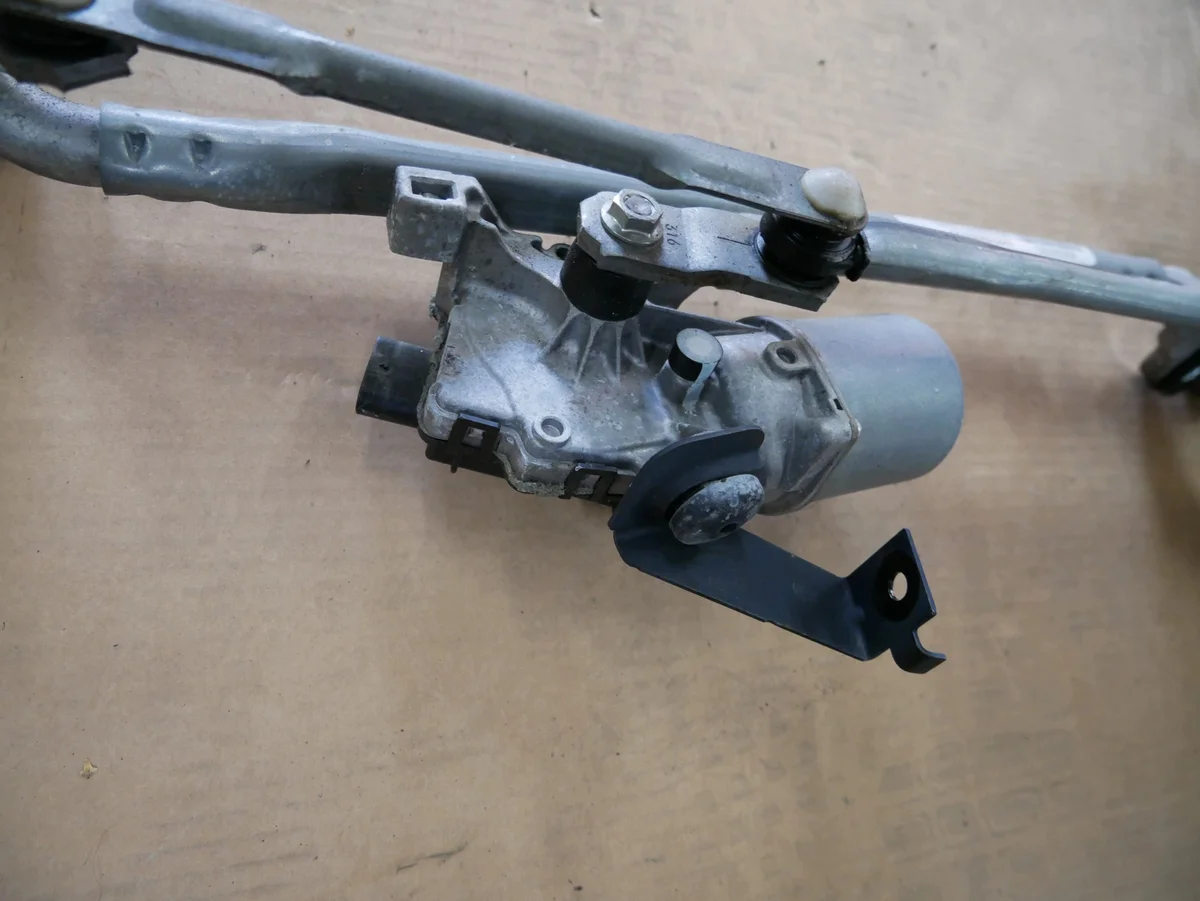 BMW F15 F16 F85 Wischermotor vorne thumbnail 3