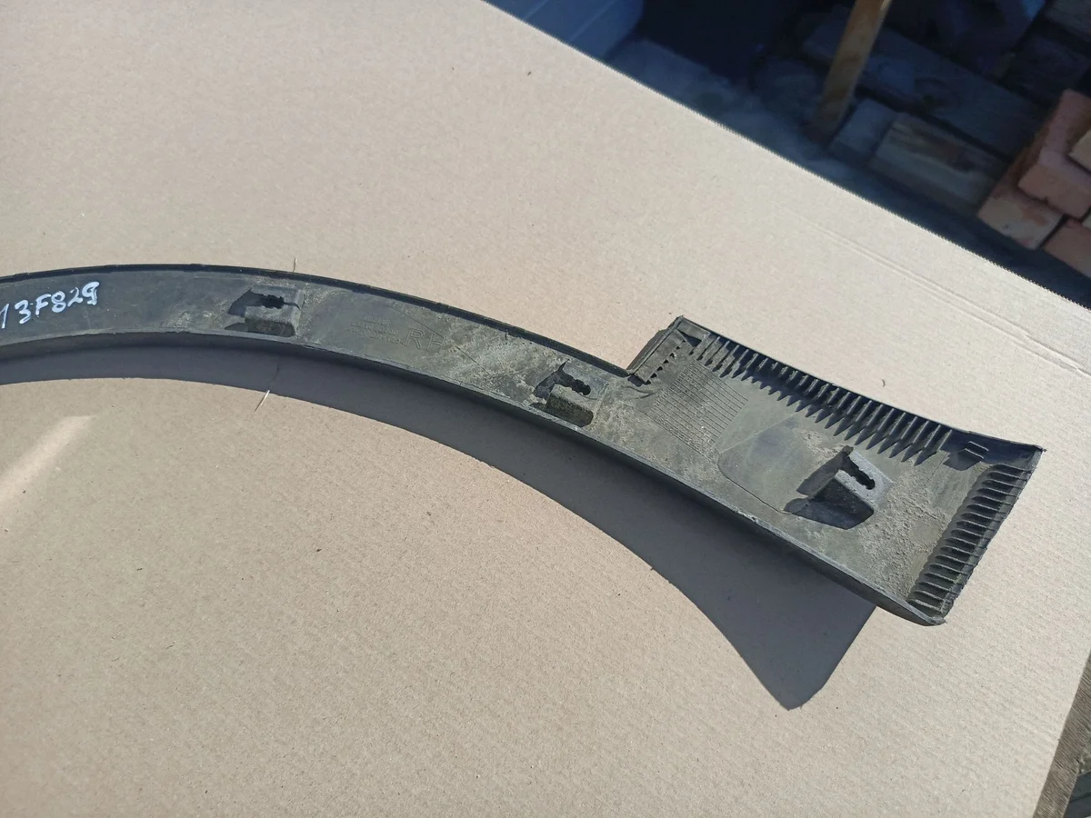 Nissan Qashqai J10 Kotflügelverbreiterung Rechts Vorne image 8
