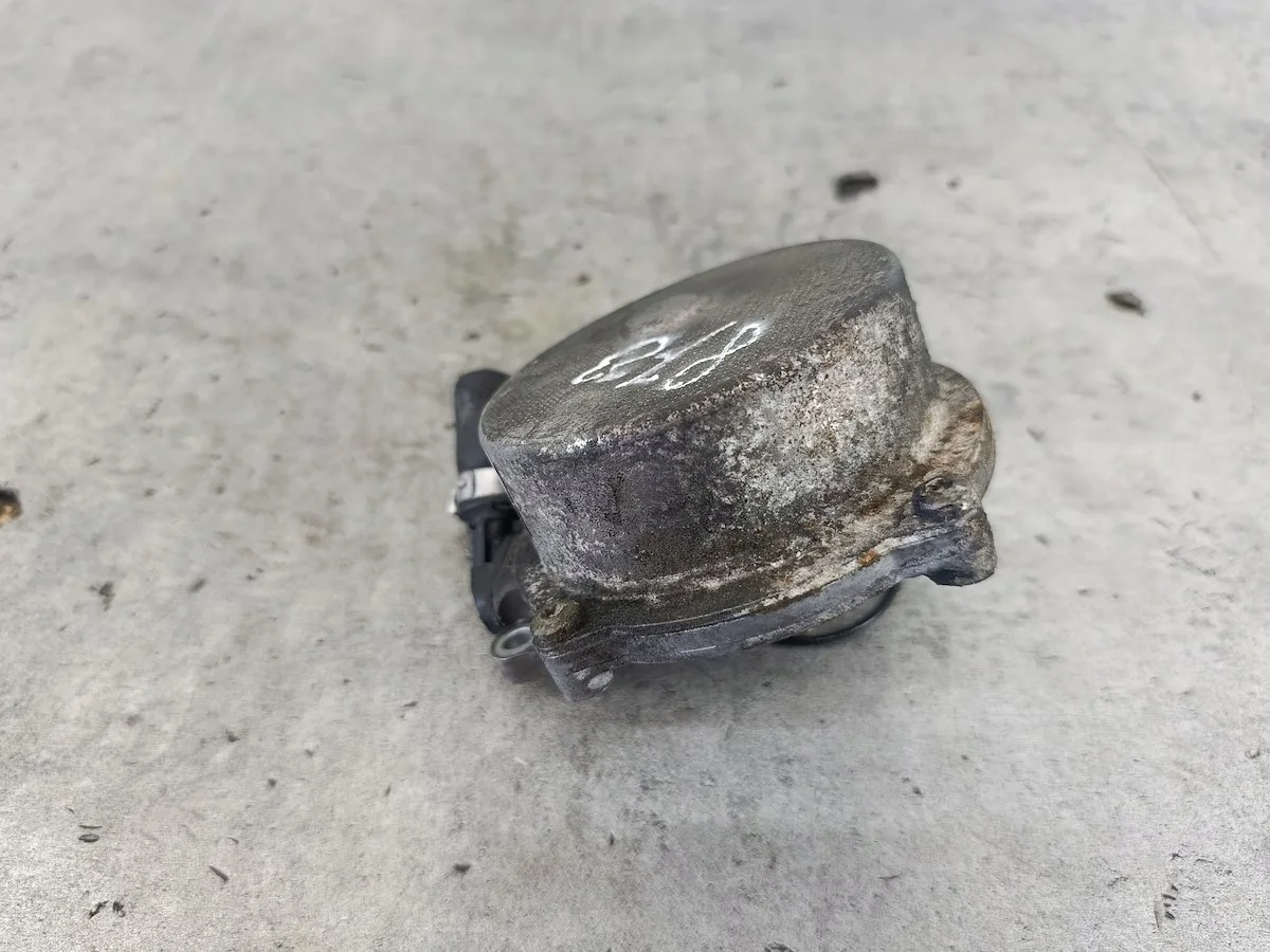 Bomba Vacío Skoda Superb I FL Pierburg image 3