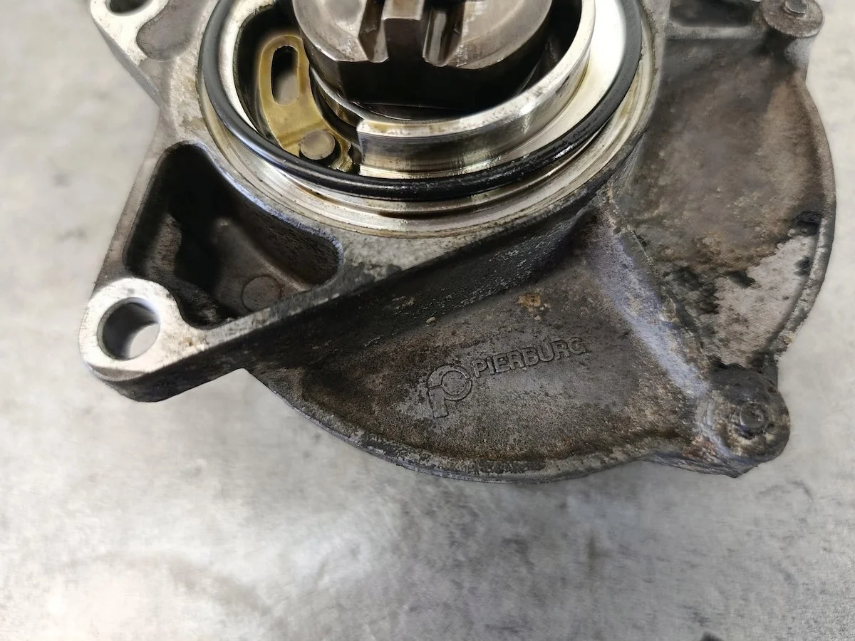 Bomba Vacío Skoda Superb I FL Pierburg image 5