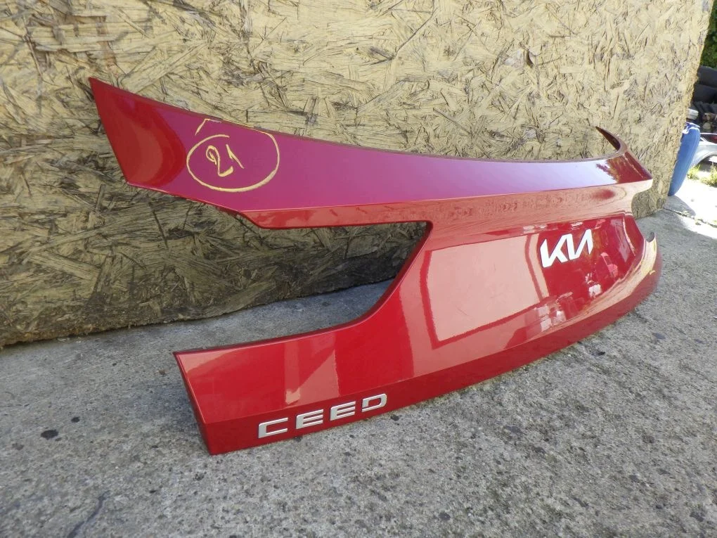 Blende Heckklappe Kia Ceed III Kombi gebraucht image 3