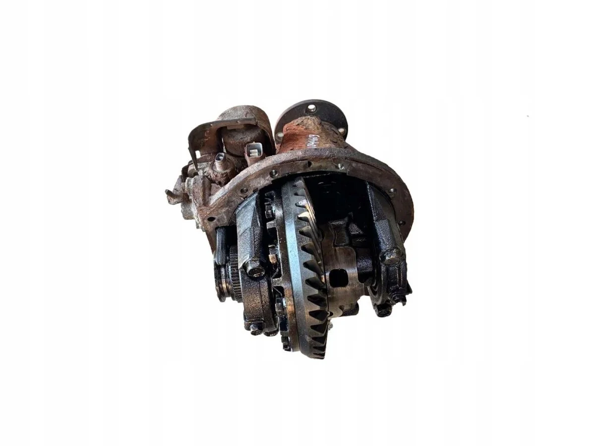 Toyota Land Cruiser J12 Differential 411106A351 image 4