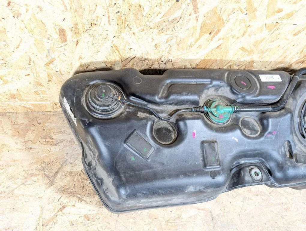 BMW F25 X3 X4 2.8 N20 Kraftstofftank 7220743 image 3