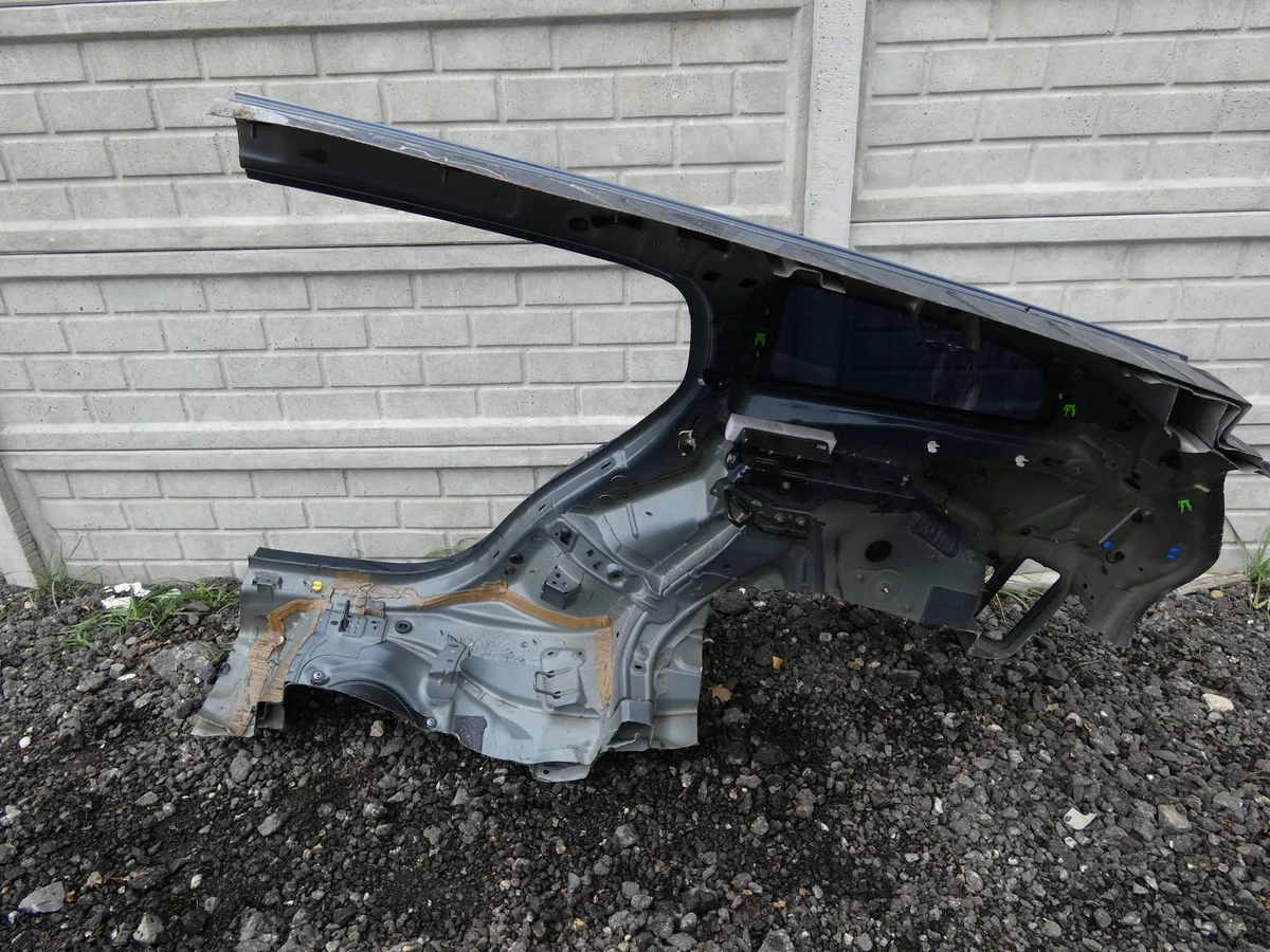 Volvo V60 II Kotflügel Rechts Hinten Gebraucht image 3