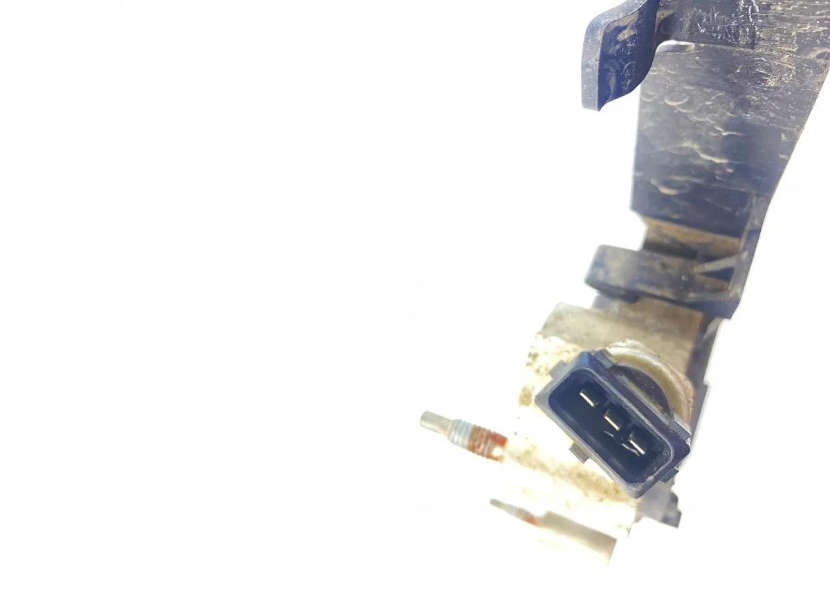 Condensador Volvo 32339857 Usado image 3