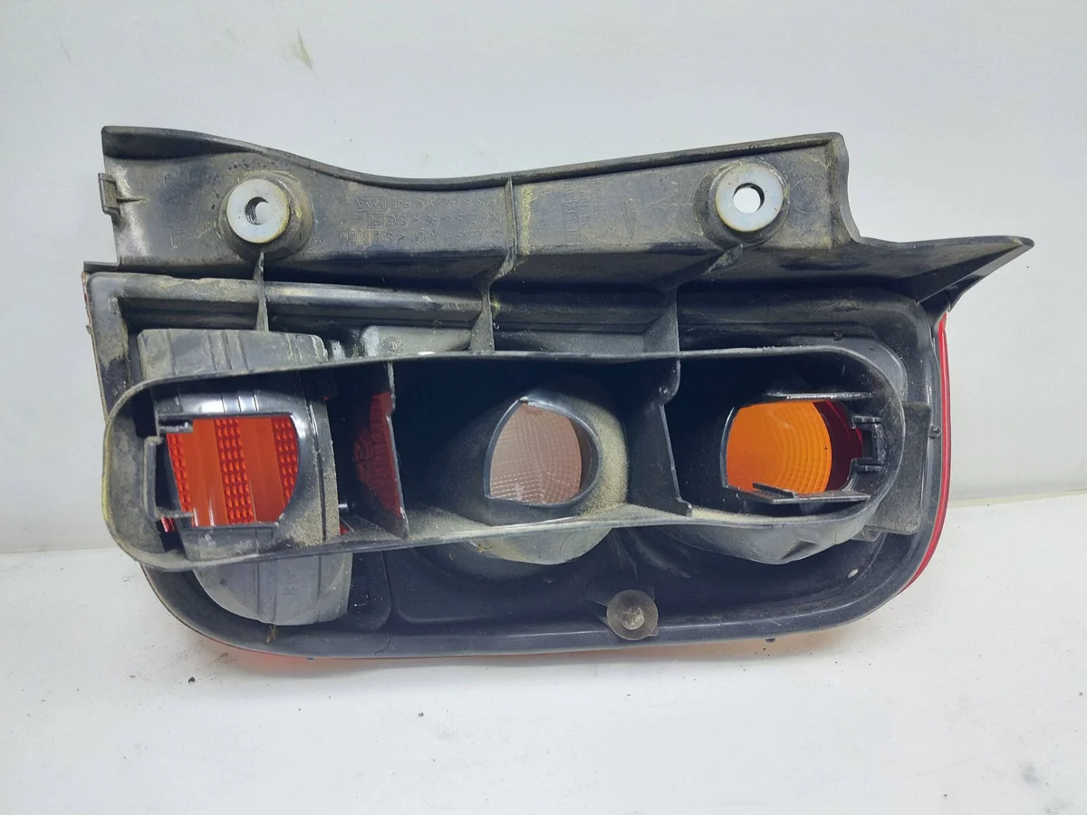 Feu arrière gauche Nissan Micra K12 163136KASACJ image 3