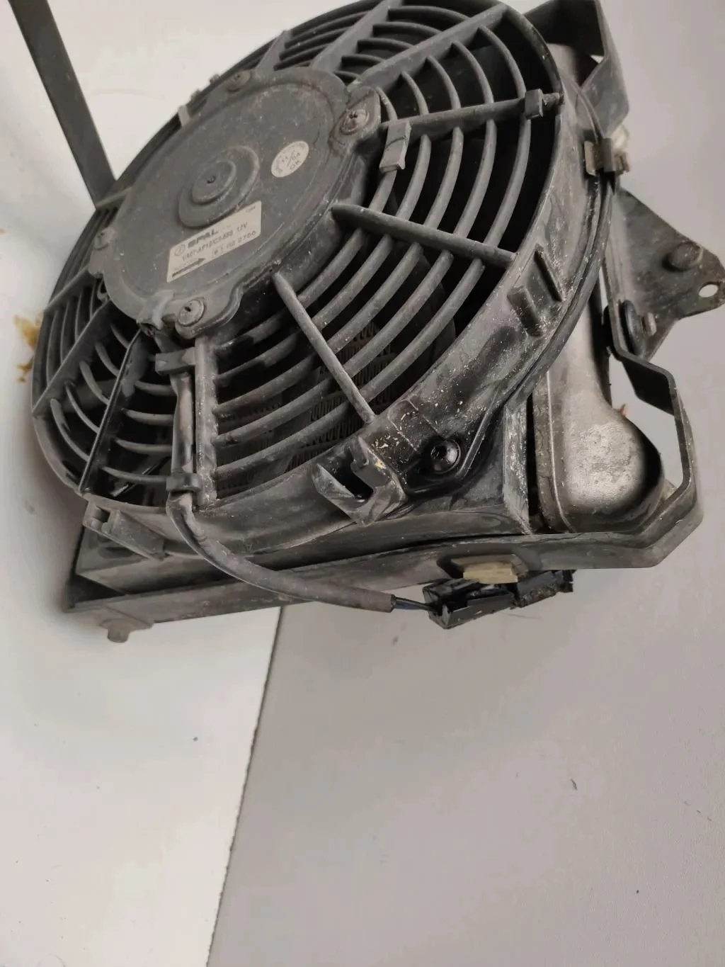 Radiador de Óleo Mercedes-Benz E (W211) A2115000400 image 3