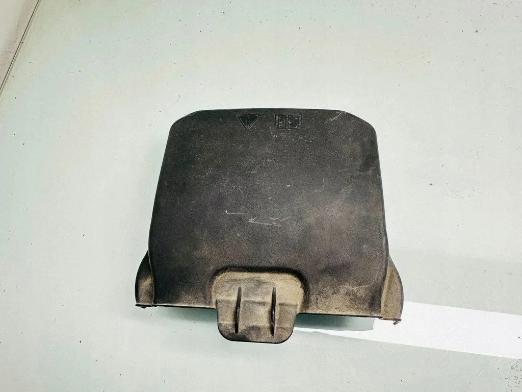 Ford DV6110A659AA Akku-Abdeckung 1.6L Diesel image 2
