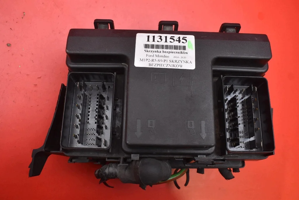 Boîte à fusibles Ford Mondeo MK5 2.0 TDI FG9T-14A067-EB