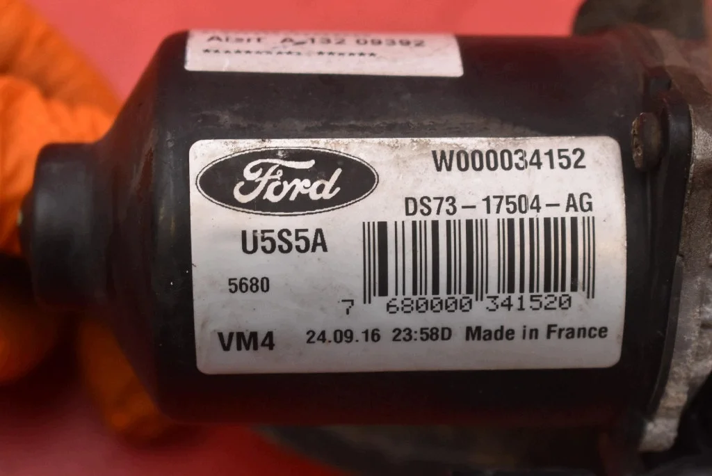 Wischer-Motor vorne links Ford Mondeo MK5 image 9