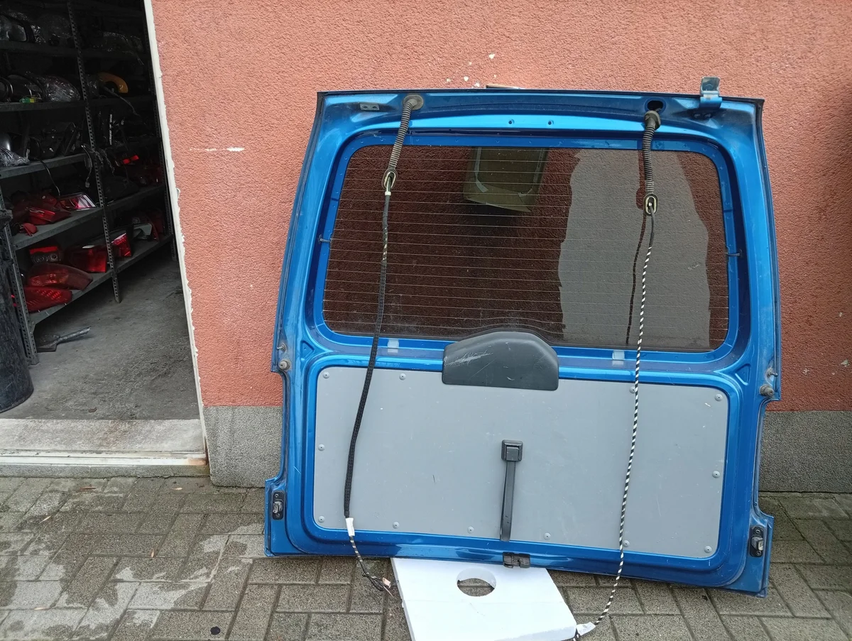 Klep kofferbak VW Caddy III image 8