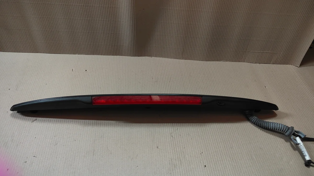 Volvo C30 Lampada Luce Stop Terza - Usata image 4