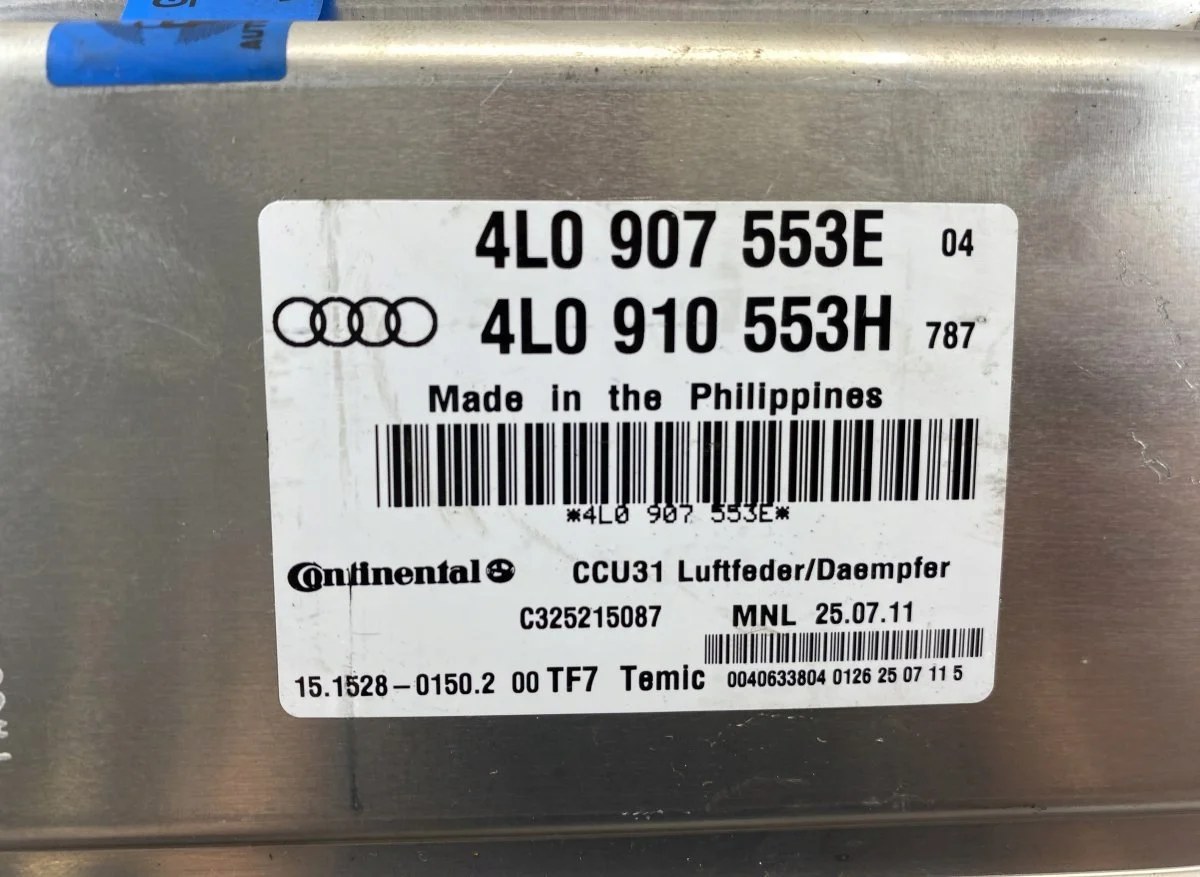 Audi Q7 Luftfederung Steuergerät C325215087 image 3