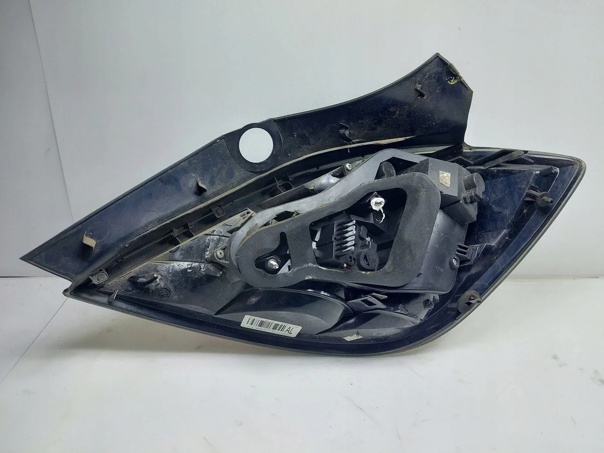 Rückleuchte Links Opel Astra H GTC HB image 3