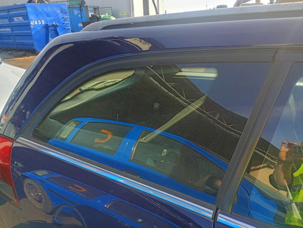 Opel Vectra C FL 04-08 Ventana Lateral Derecha Trasera