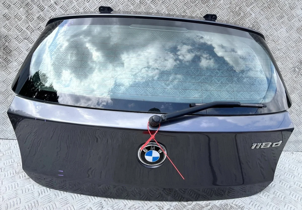 Takaluukku BMW 1 E87 E81 Käytetty OEM DOBMW1E87KLAPA