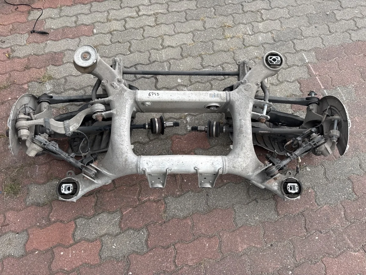 Bakre balk för BMW 5 G31 Kombi