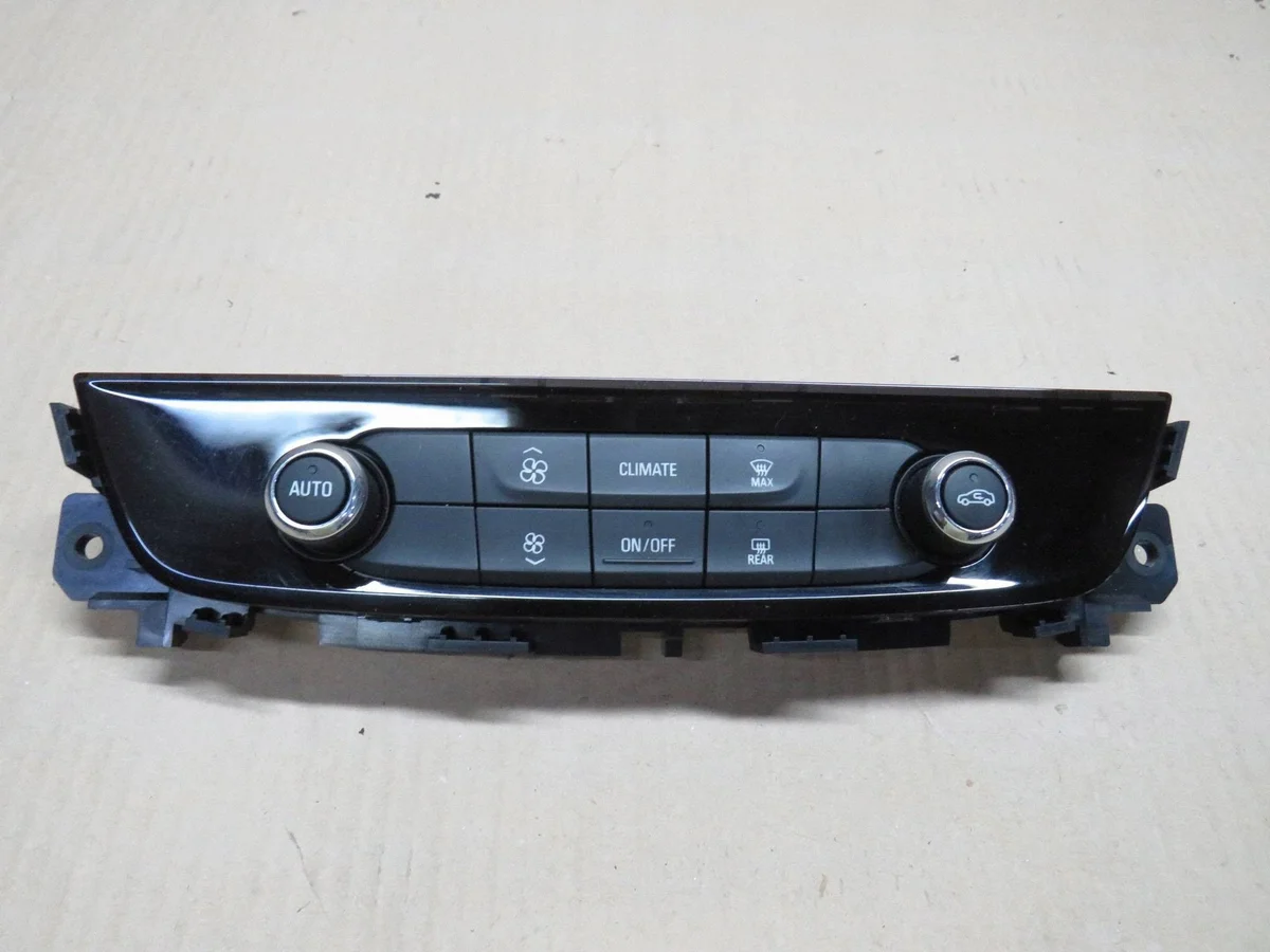 Opel Insignia B 2019 Ilmastointipaneeli OEM 39177120