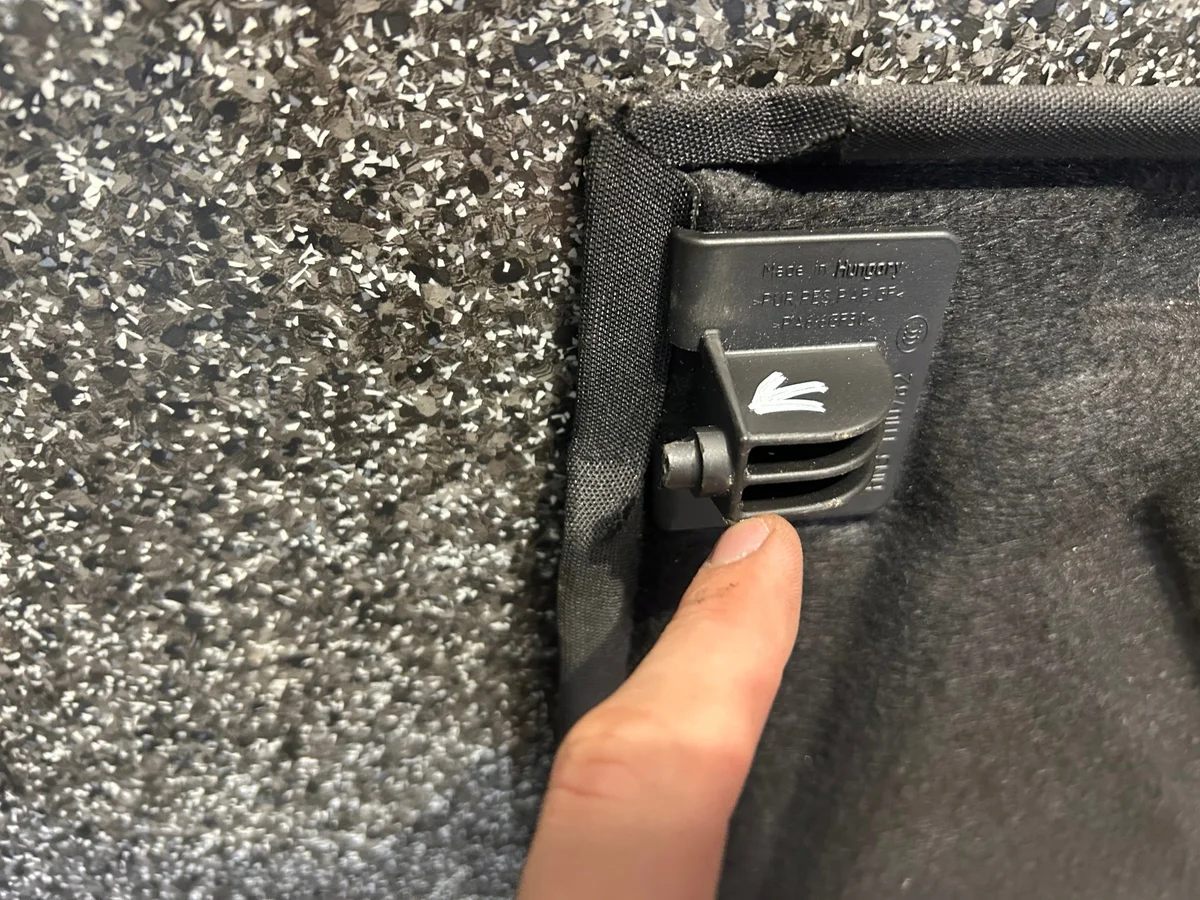 Porsche Macan 95B Trunk Shelf Used image 6