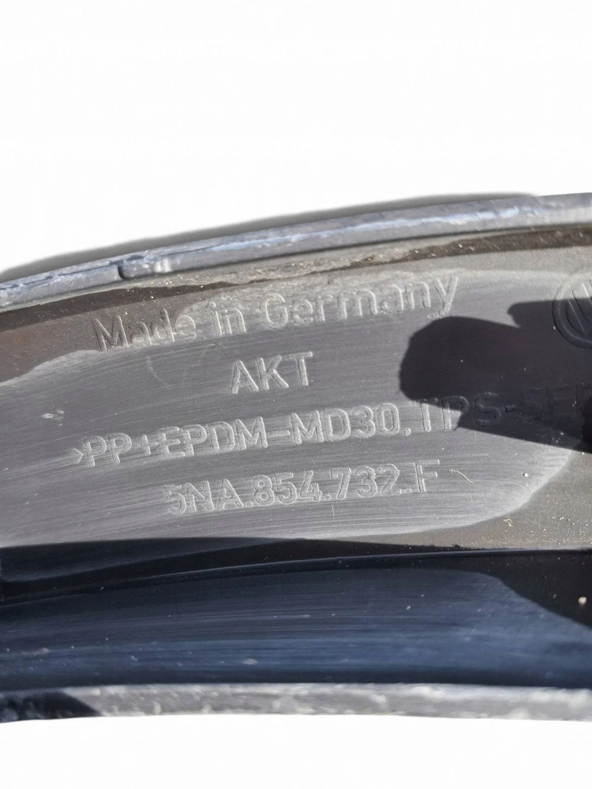 Radlaufblende vorne rechts VW Tiguan 5NA854732F image 3