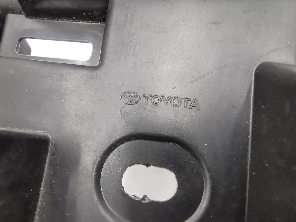 Förstärkning främre stötfångare Toyota Corolla E21 image 4