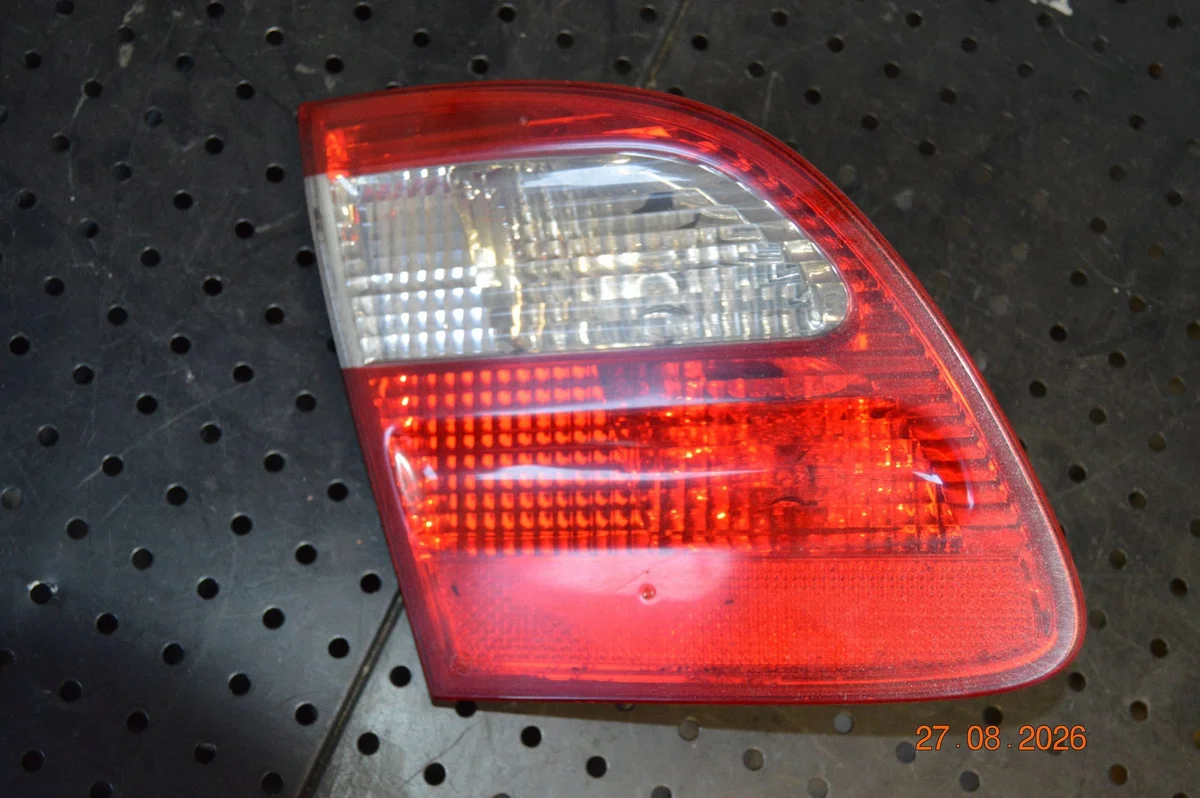 Feu arrière gauche MERCEDES E W211 379503