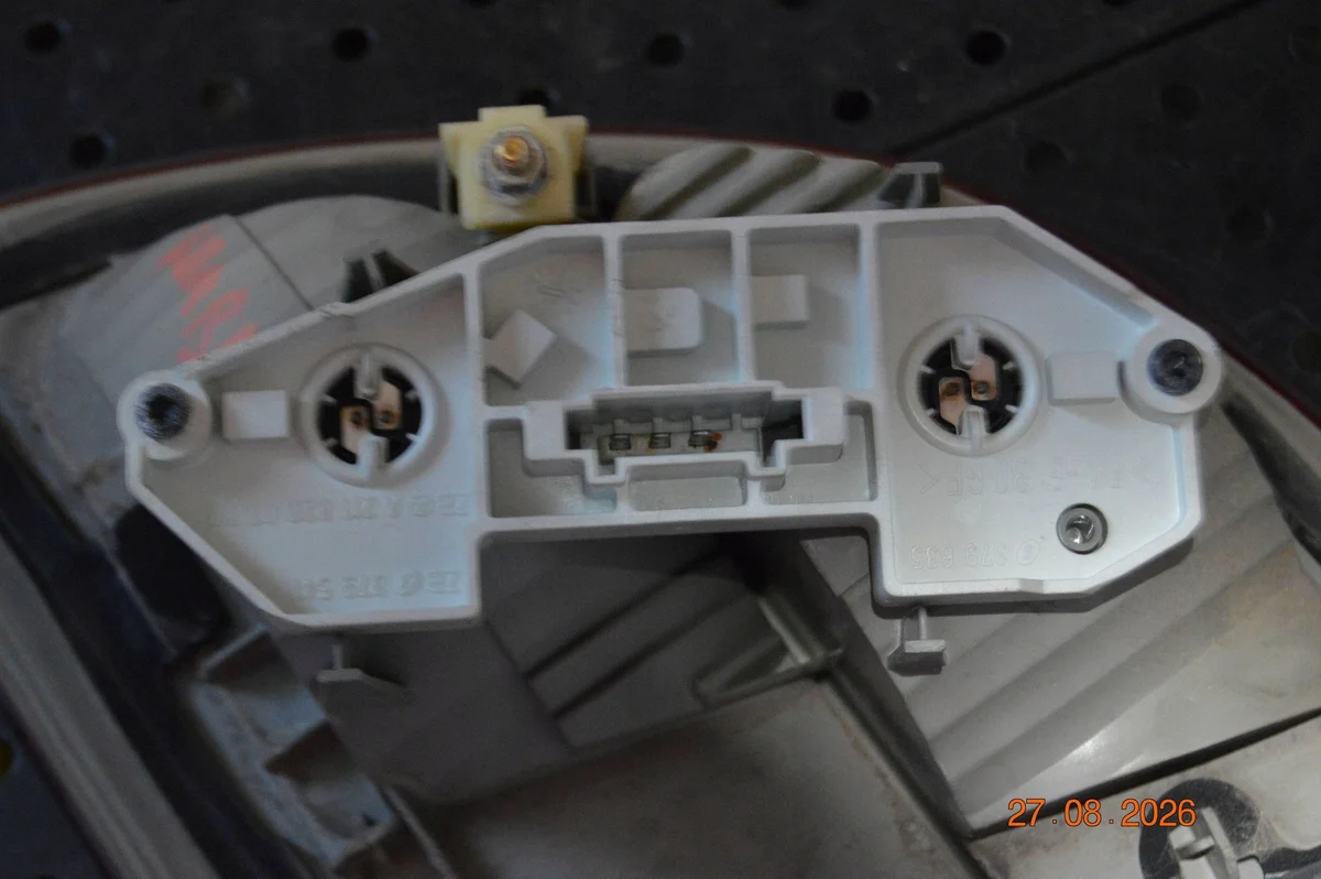 L. Rückleuchten MERCEDES E (W211) 379503 image 3