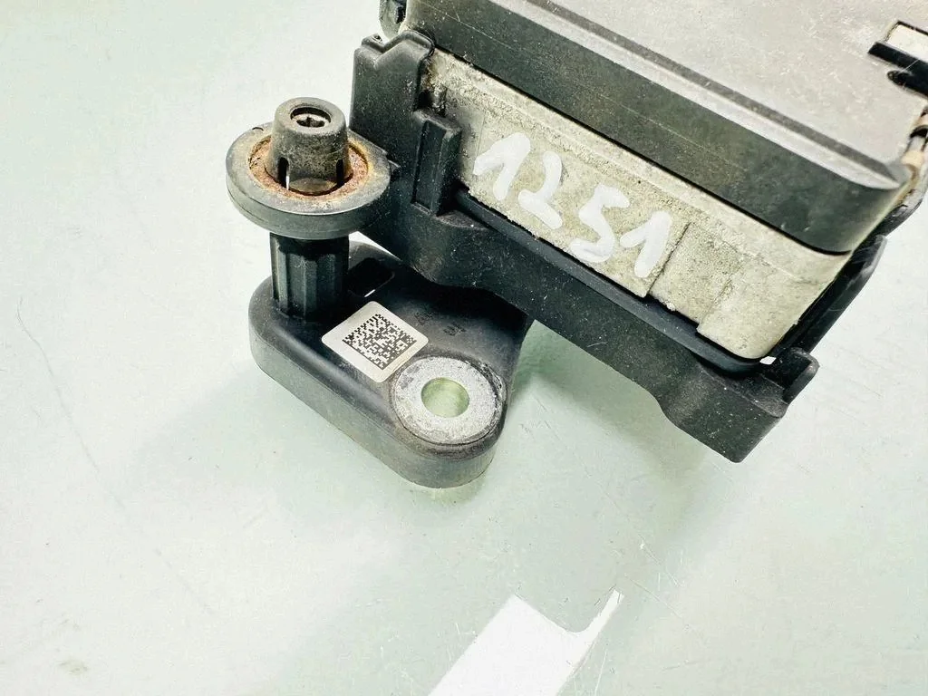 Radar VW Touran 5T1 0203301975 image 3